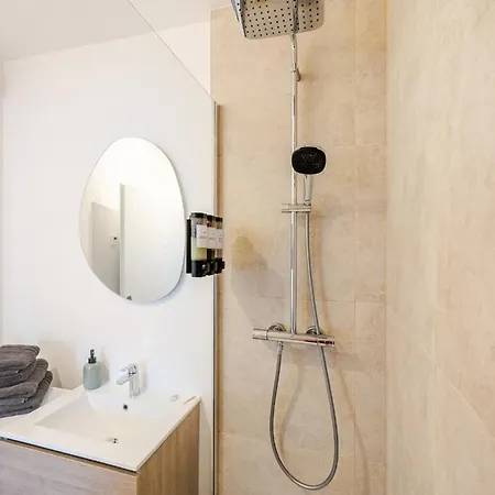 Apartment A Pied, Famille & Parking *